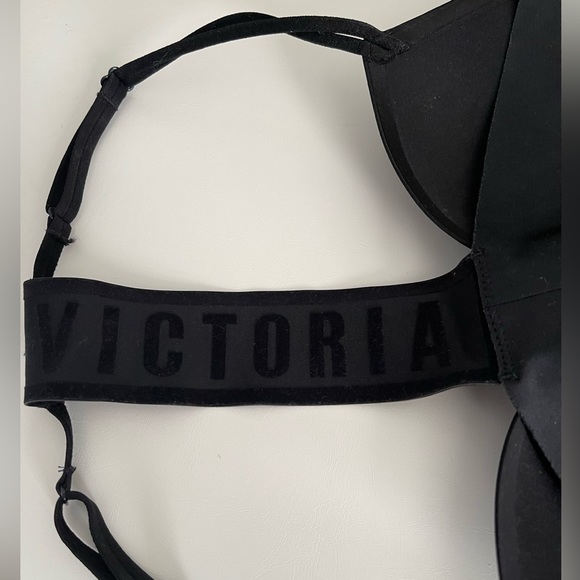 Black racer back front closure bra by Victoria’s Secret - Picture 4 of 5